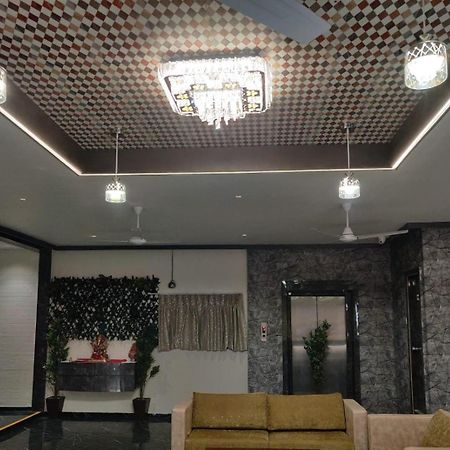 Hotel Selfie Inn Ahmedabad Exterior photo